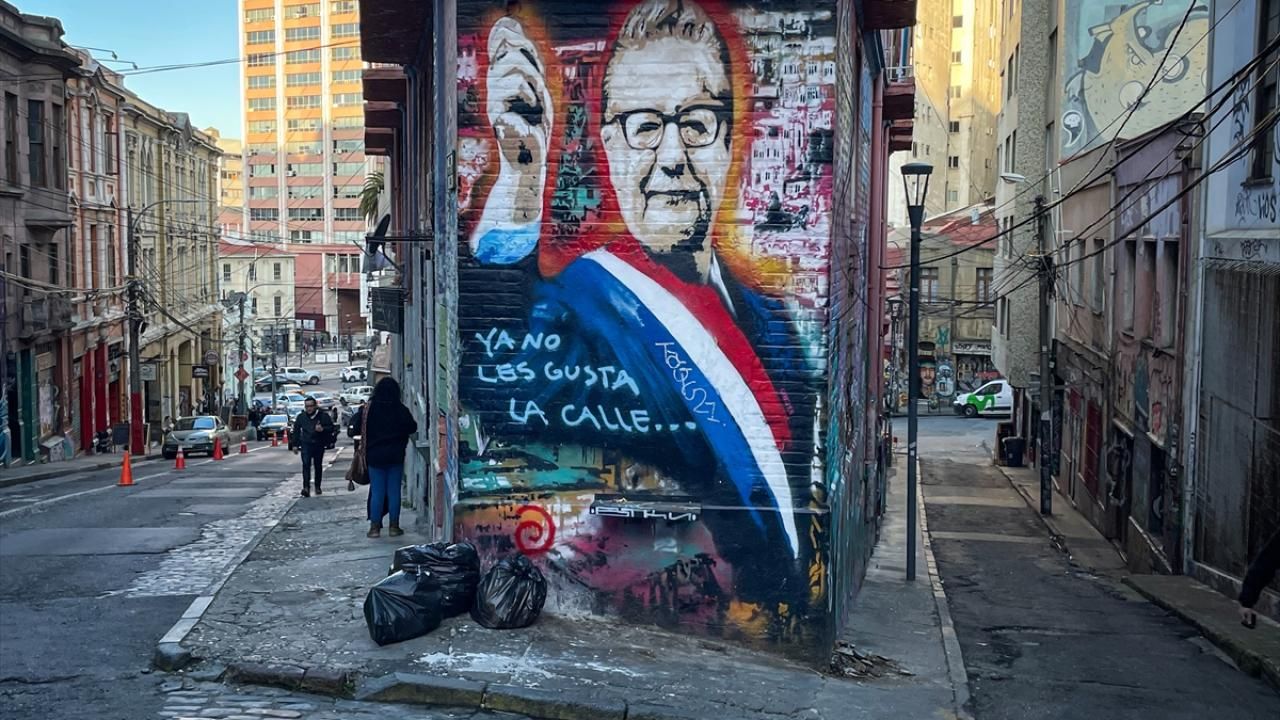 Şili’nin Valparaiso şehrinde sanat sokaklara yansıdı 11