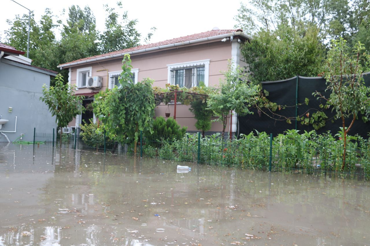 Edirne’de evleri su bastı! Vatandaşlar CHP'li belediyeye isyan etti 2