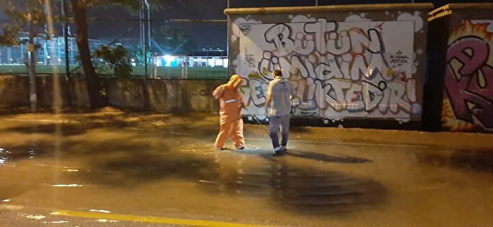 Çanakkale'de sağanak yağış: Yol çöktü! Köye giriş çıkış yapılamıyor... 12