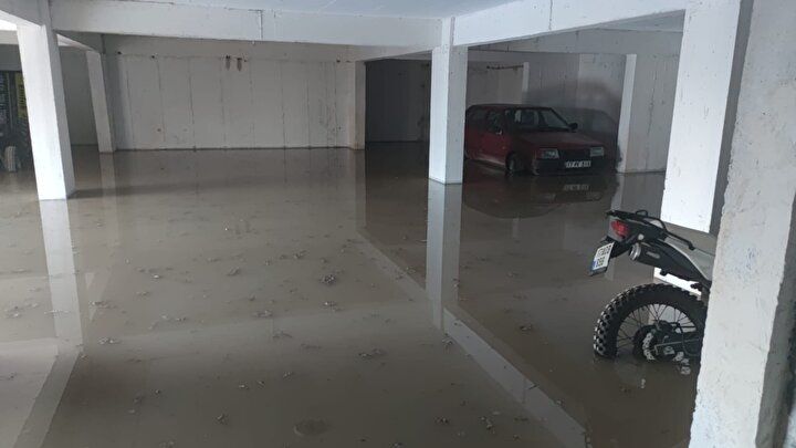Çanakkale'de sağanak yağış: Yol çöktü! Köye giriş çıkış yapılamıyor... 13