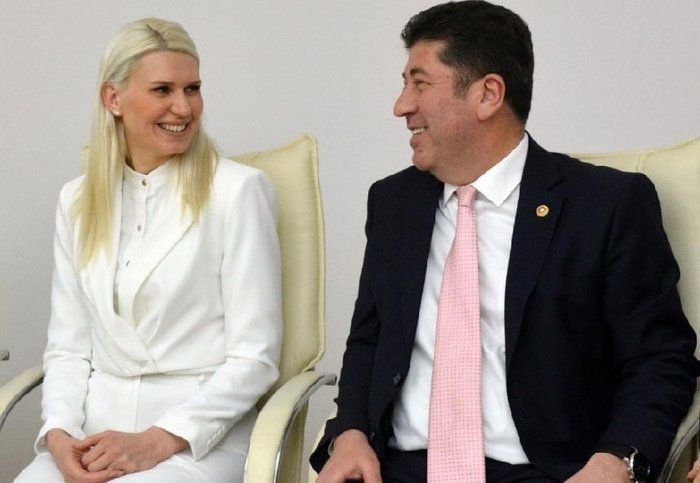 Tanıdık firmaları fonlayan belediye başkanı lüks otel masrafını da belediyeye ödetmiş 2