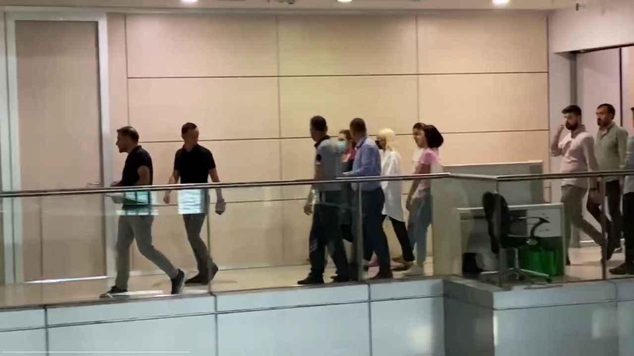 Gülşen'i eşi Ozan Çolakoğlu ve avukatı Gökçe Kılıç Gülsaran cezaevinde ziyaret etti 4