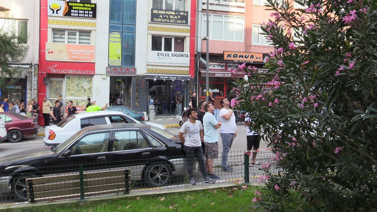 İnşaat halindeki binadan atlamak istedi, 3 saatte ikna edildi 2