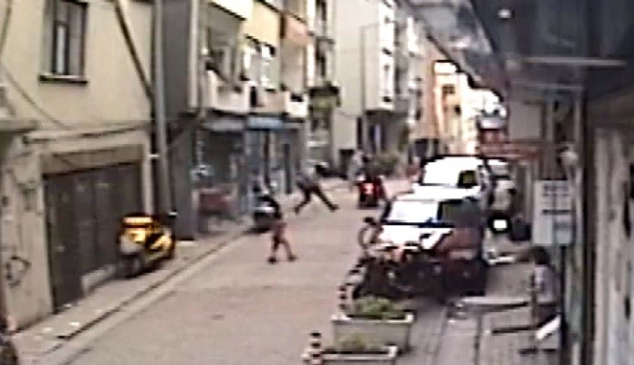 Berber koltuğunda dehşet: Tıraş olurken silahlı saldırıya uğradı 2