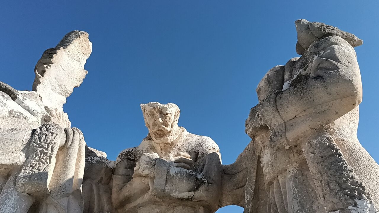 Neşet Ertaş'tan sonra Ahi Evran, Yunus Emre, Hacı Bektaş-ı Veli heykelleri de parçalandı 4