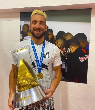 Ortalık karışacak! Fenerbahçe ve Galatasaray o futbolcu için transferde karşı karşıya... 4