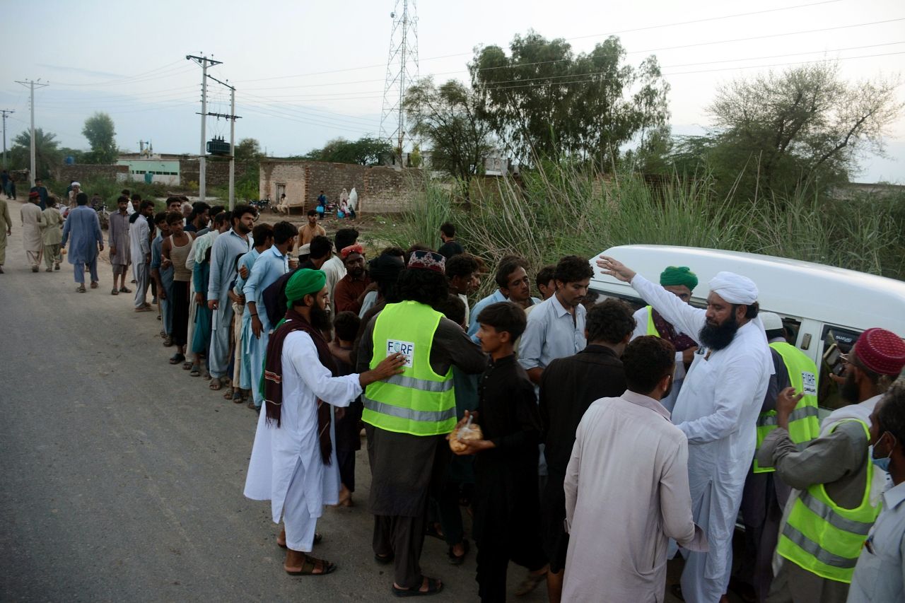 Pakistan'da sel felaketi: Ölü sayısı 982'ye çıktı! Korkunç görüntüler geliyor... 10