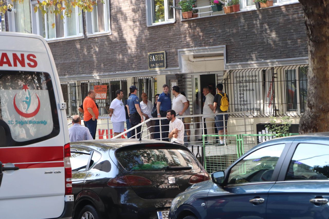 Eve pencereden girmeye çalışınca 8. kattan apartman boşluğuna düştü! 5