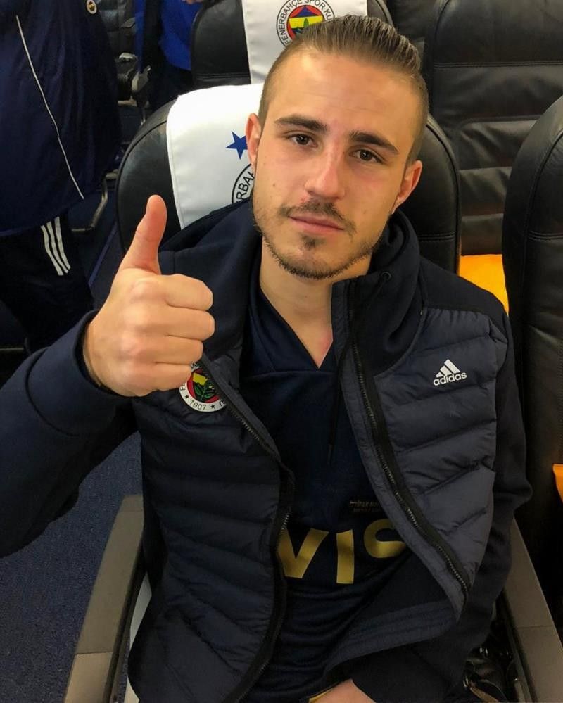 Fenerbahçeli yıldızın yeni takımı belli oldu! Teknik direktörü resmen açıkladı... 7