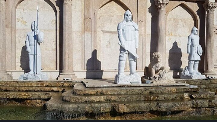 Selçuklu askeri heykelindeki mızrağı çaldılar 1