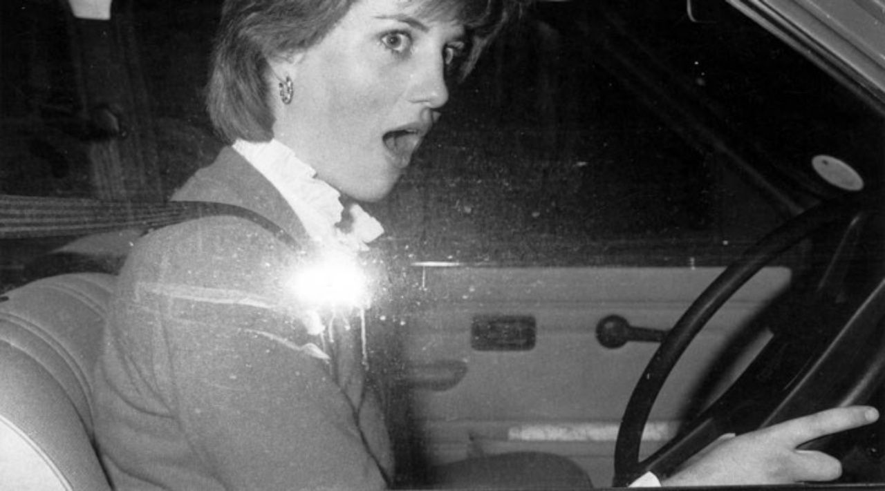 Prenses Diana’nın kullandığı otomobil açık arttırma ile öyle bir fiyatı satıldı ki 3