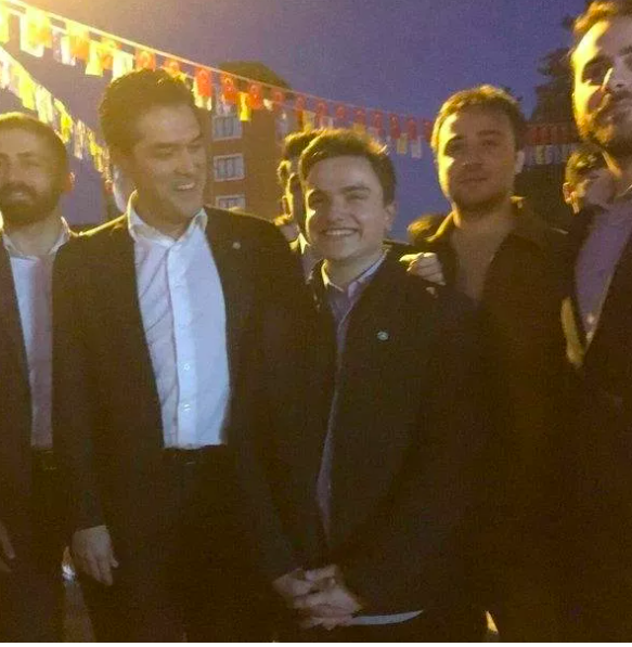 Tiyatroya doymadılar! 'Geçinemiyoruz' diyen genç İYİ Partili çıktı! 4