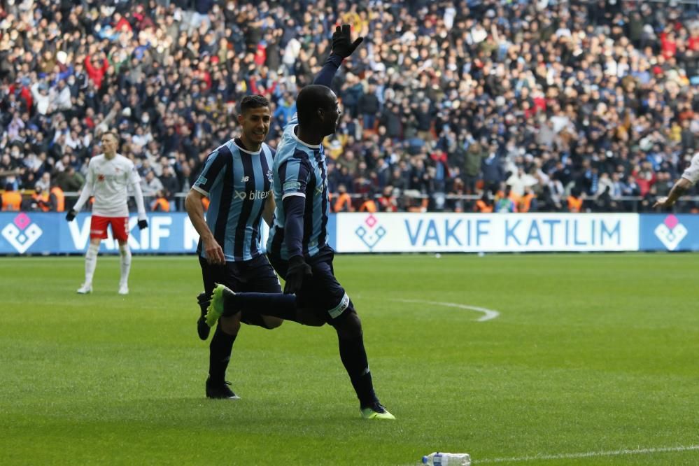 Adana Demirspor'dan ayrılan Mario Balotelli'nin yeni takımı belli oldu 7