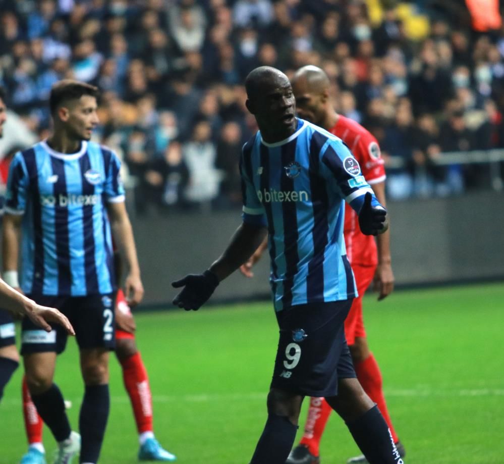 Adana Demirspor'dan ayrılan Mario Balotelli'nin yeni takımı belli oldu 8