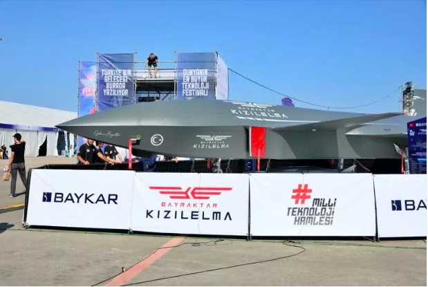 Bayraktar Karadeniz ilk kez görücüye çıktı: Ziyaretçiler büyük ilgi gösterdi 9