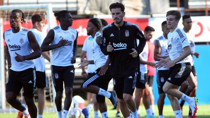 Beşiktaş'la sözleşmesi biten Oğuzhan Özyakup Hollanda'ya gidiyor 3