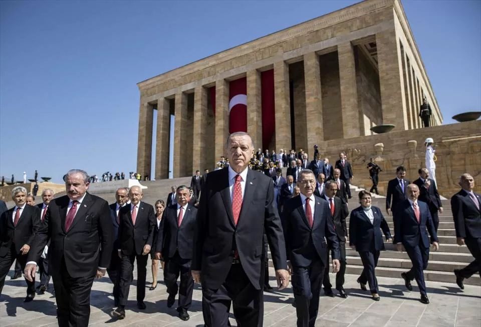 Cumhurbaşkanı Erdoğan ve devlet erkanı Anıtkabir'de! İşte önemli anlar... 25