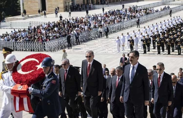 Cumhurbaşkanı Erdoğan ve devlet erkanı Anıtkabir'de! İşte önemli anlar... 38