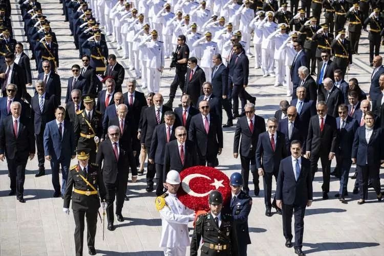 Cumhurbaşkanı Erdoğan ve devlet erkanı Anıtkabir'de! İşte önemli anlar... 34