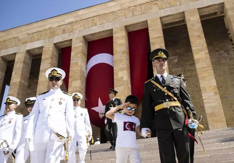 Cumhurbaşkanı Erdoğan ve devlet erkanı Anıtkabir'de! İşte önemli anlar... 24