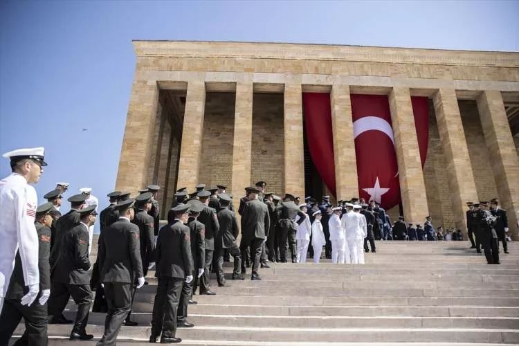 Cumhurbaşkanı Erdoğan ve devlet erkanı Anıtkabir'de! İşte önemli anlar... 33