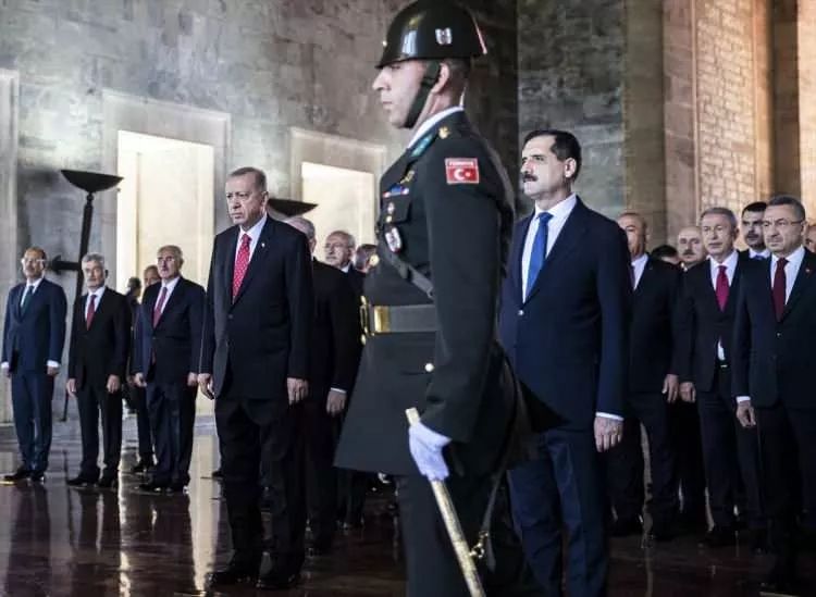 Cumhurbaşkanı Erdoğan ve devlet erkanı Anıtkabir'de! İşte önemli anlar... 28