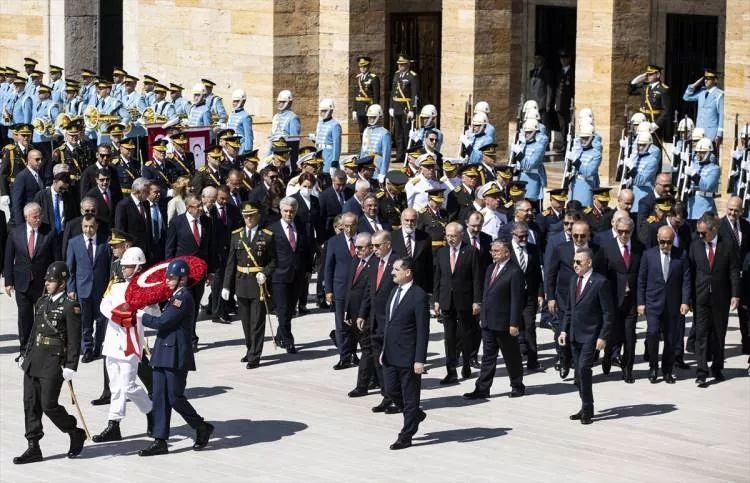 Cumhurbaşkanı Erdoğan ve devlet erkanı Anıtkabir'de! İşte önemli anlar... 43
