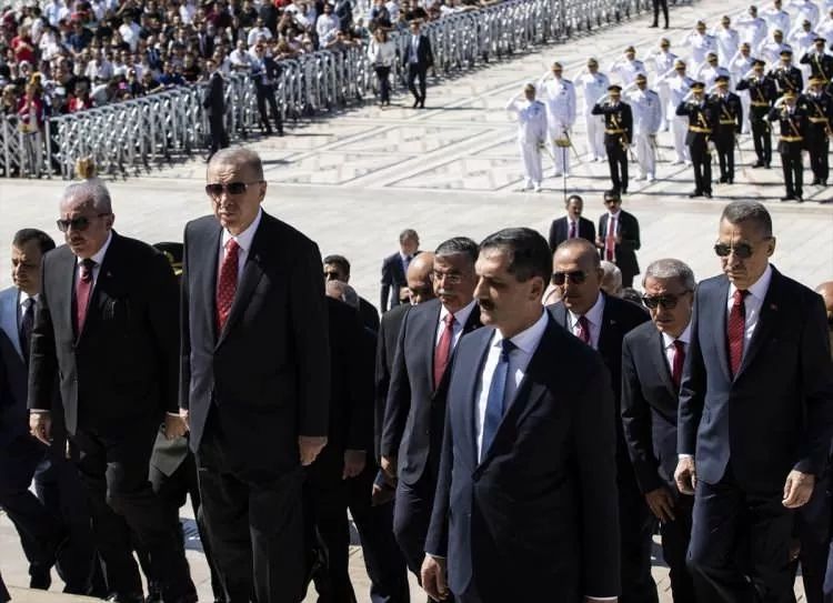 Cumhurbaşkanı Erdoğan ve devlet erkanı Anıtkabir'de! İşte önemli anlar... 37