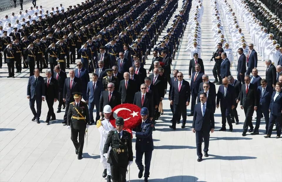 Cumhurbaşkanı Erdoğan ve devlet erkanı Anıtkabir'de! İşte önemli anlar... 44