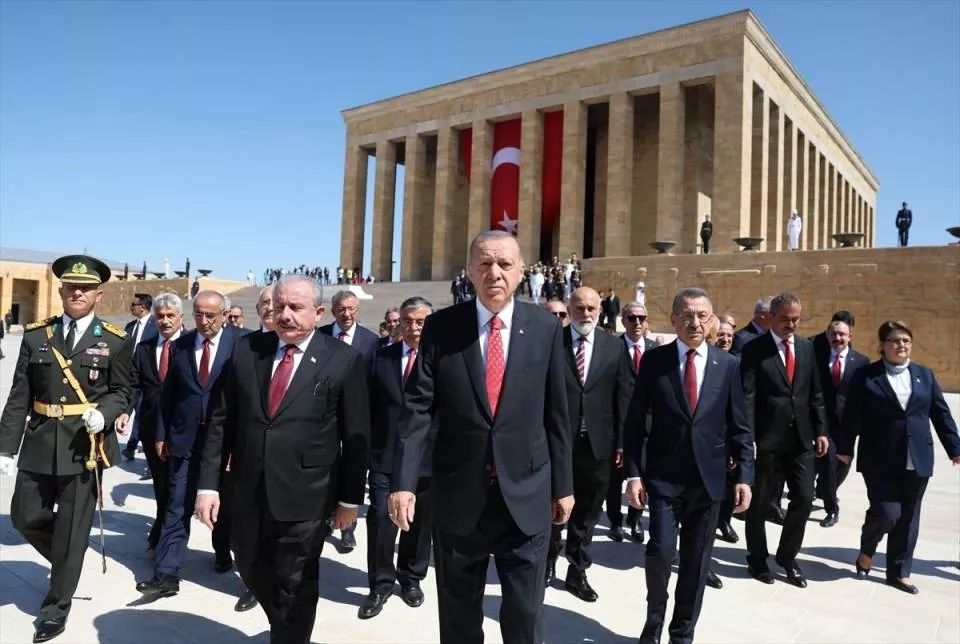 Cumhurbaşkanı Erdoğan ve devlet erkanı Anıtkabir'de! İşte önemli anlar... 26