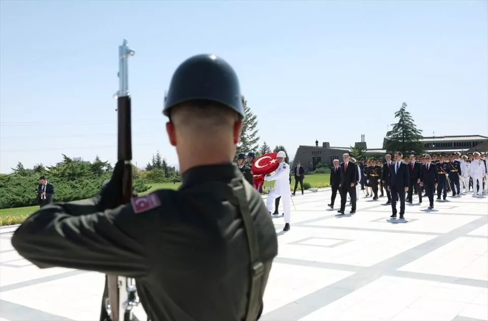 Cumhurbaşkanı Erdoğan ve devlet erkanı Anıtkabir'de! İşte önemli anlar... 17
