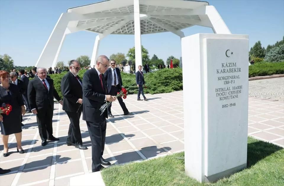 Cumhurbaşkanı Erdoğan ve devlet erkanı Anıtkabir'de! İşte önemli anlar... 11