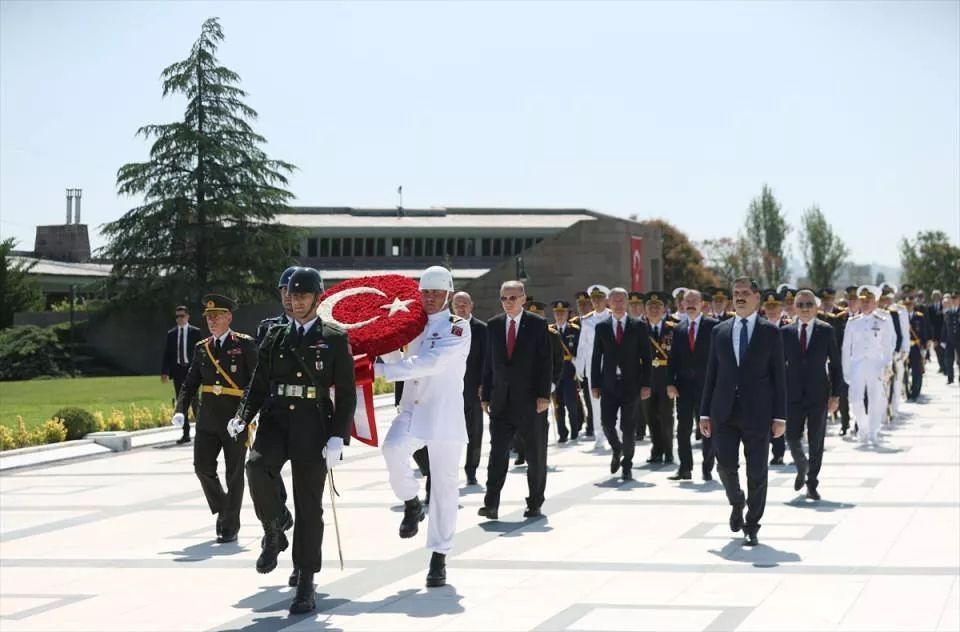Cumhurbaşkanı Erdoğan ve devlet erkanı Anıtkabir'de! İşte önemli anlar... 10