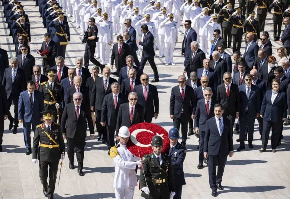 Cumhurbaşkanı Erdoğan ve devlet erkanı Anıtkabir'de! İşte önemli anlar... 39