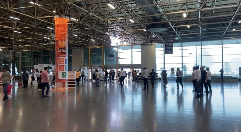 Bursa'da korku dolu anlar: Yıldırım otobüs terminaline düştü! Çatı çöktü, ağaçlar yıkıldı! 18