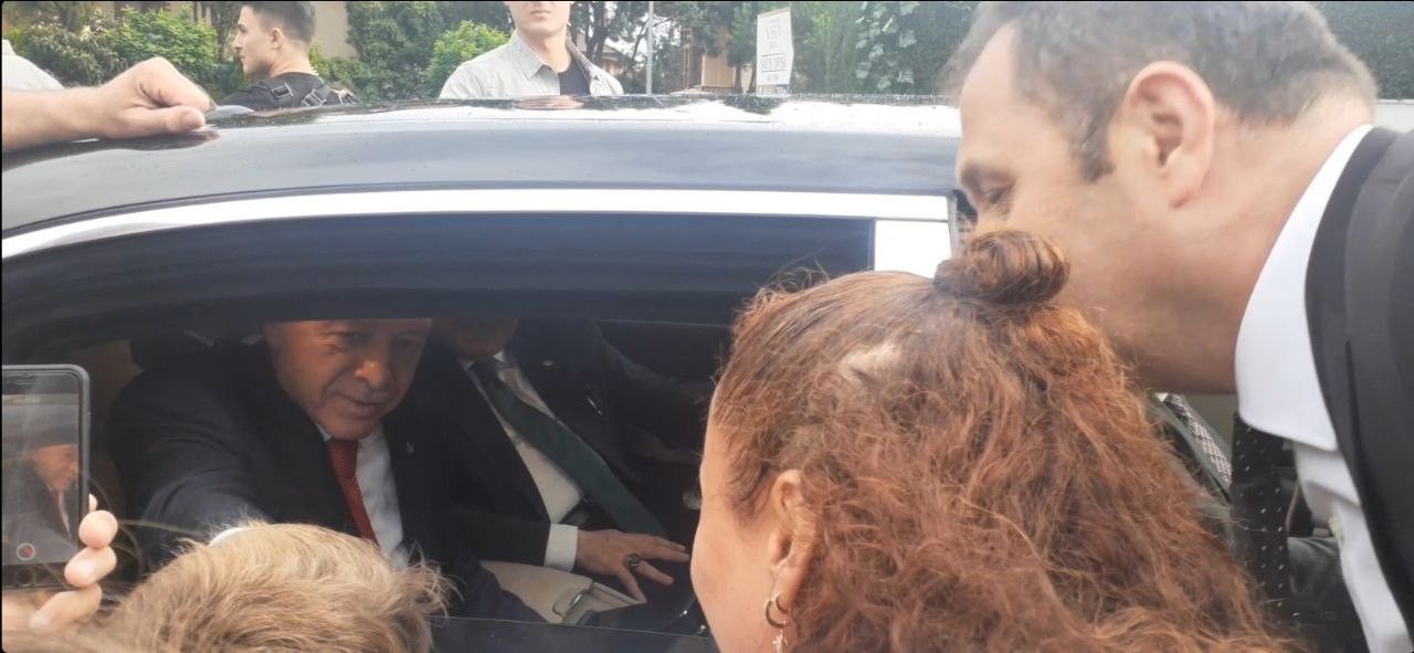 Cumhurbaşkanı Erdoğan, 'Tayyip dede' diye seslenen çocuklarla sohbet etti! 2