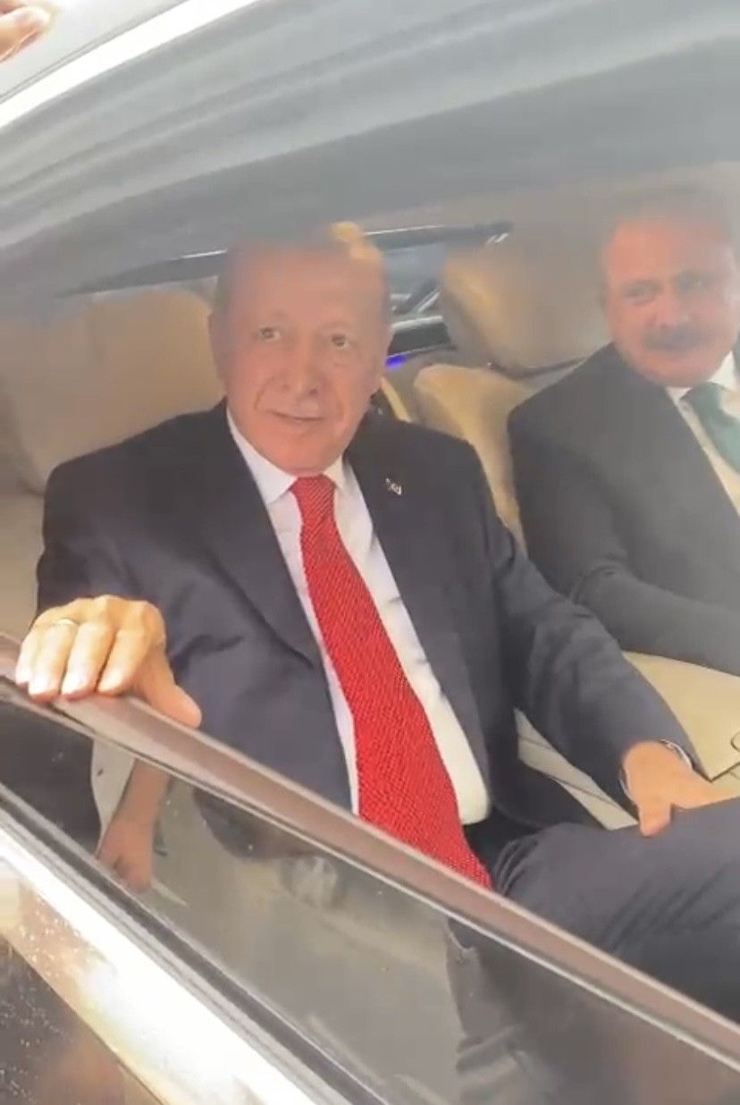 Cumhurbaşkanı Erdoğan, 'Tayyip dede' diye seslenen çocuklarla sohbet etti! 3