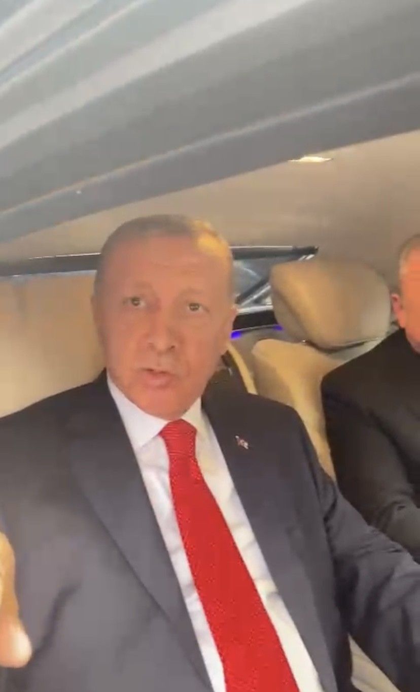 Cumhurbaşkanı Erdoğan, 'Tayyip dede' diye seslenen çocuklarla sohbet etti! 4