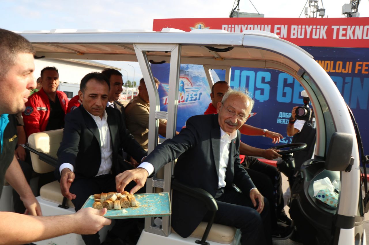 Kılıçdaroğlu'ndan TEKNOFEST'e sürpriz ziyaret 1