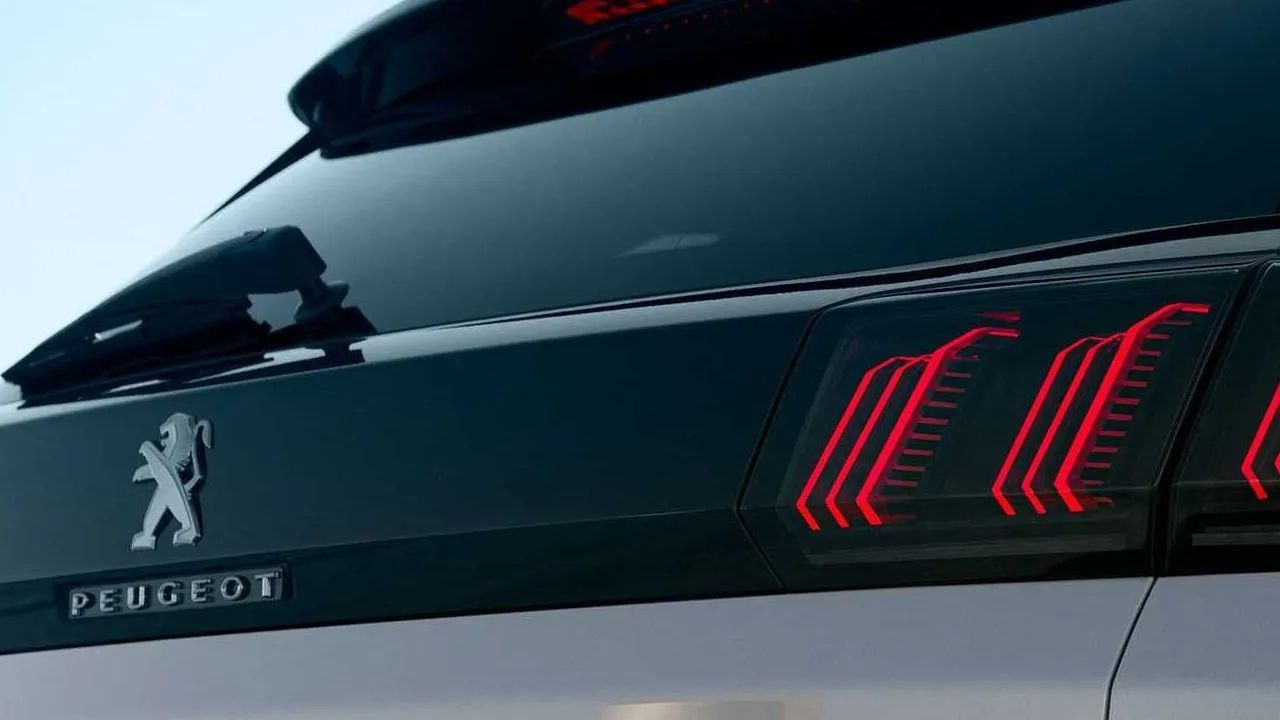 Peugeot 3008 Yeni Fiyat Listesinde Bir İlk! Peugeot 3008 Fiyatını Görenler İnanamadı 5