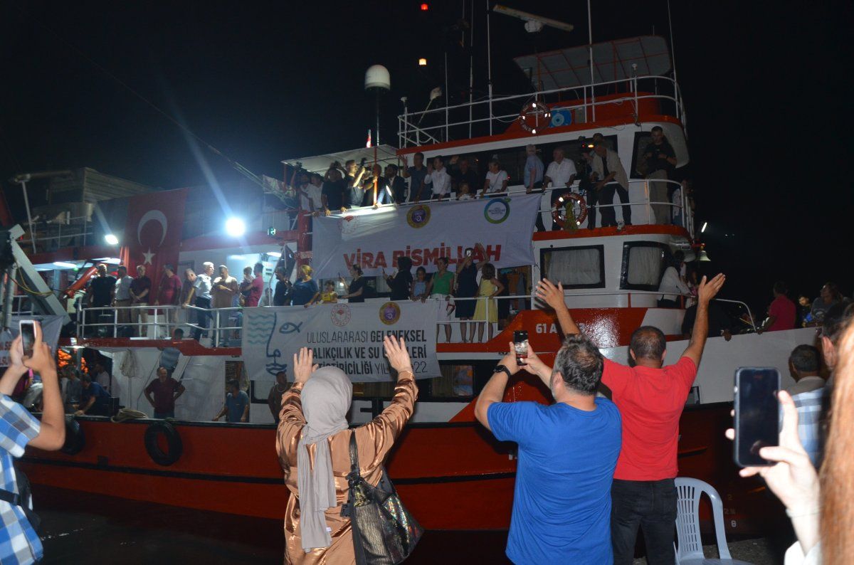 Av yasağı kalktı! Balıkçılar "Vira Bismillah" diyerek denize açılmaya başladı 7