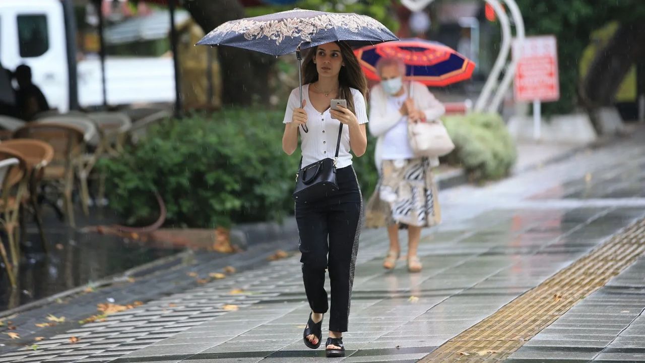 İstanbul 1 Eylül'den itibaren sağanak yağış altında! Meteoroloji 5 günlük harita yayınladı... 2