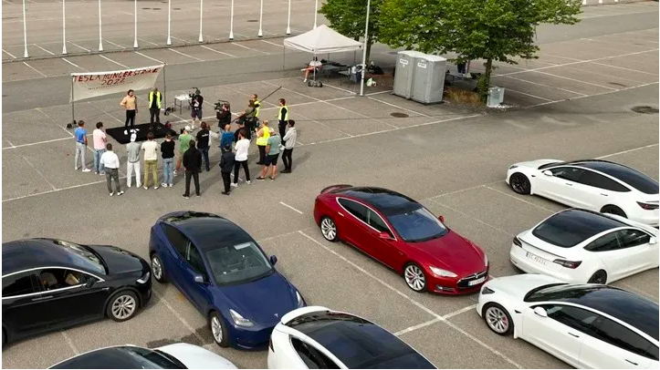Norveçli Tesla sahipleri sorunları için açlık grevinde! 3