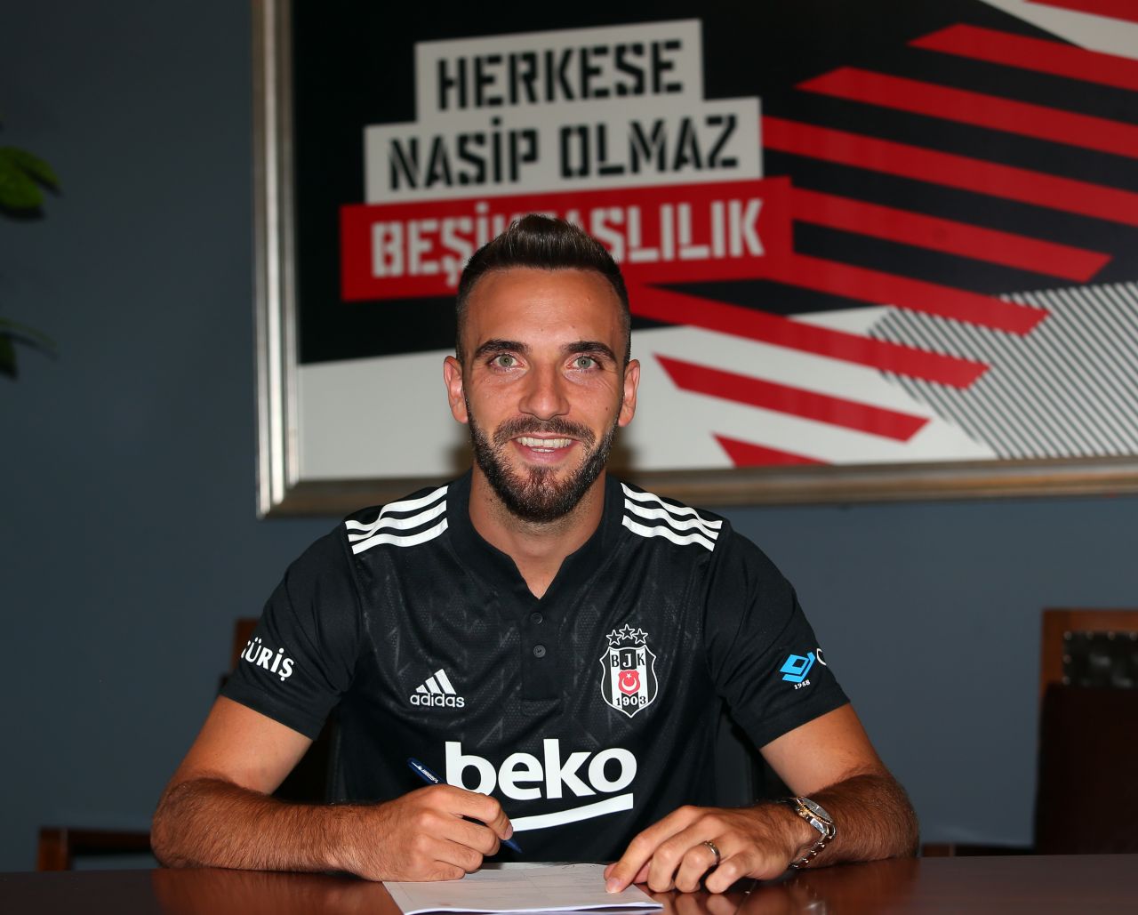 Transfer sezonunun sona ermesine yakın Beşiktaş'ta sürpriz ayrılık haberi 3