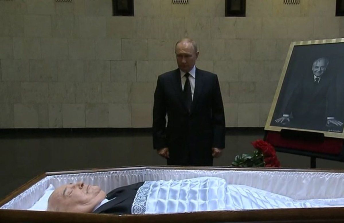 Vladimir Putin, Mihail Gorbaçov'a veda etti 3