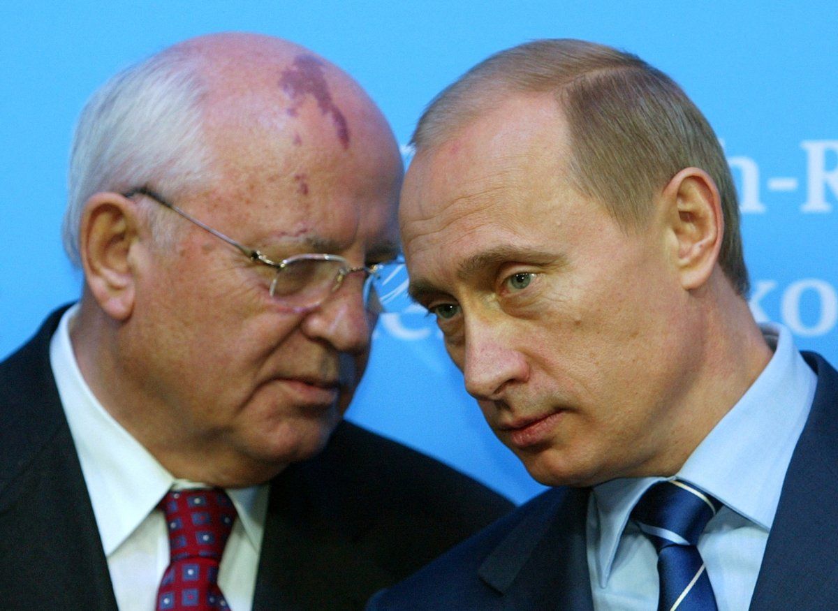 Vladimir Putin, Mihail Gorbaçov'a veda etti 4