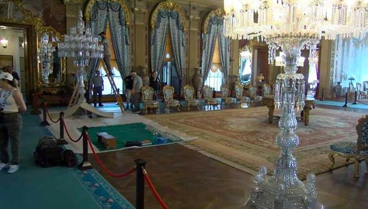 Dolmabahçe Sarayı'nın 166 yıllık şamdanlarına özel bakım: Tek tek çıkarılıp temizleniyor 7