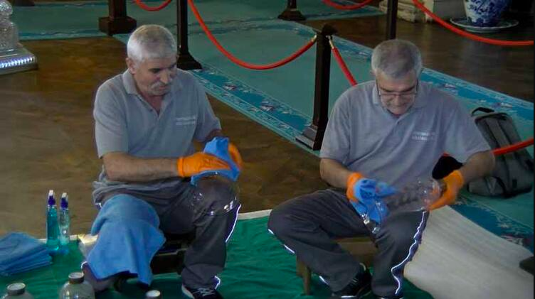 Dolmabahçe Sarayı'nın 166 yıllık şamdanlarına özel bakım: Tek tek çıkarılıp temizleniyor 2