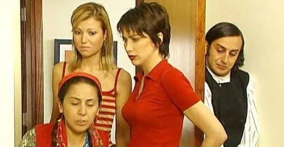 Janset Yıllar Sonra Ortaya Çıktı! Ayrılsak da Beraberiz Dizisinin Yıldızı Janset'i Kimse Tanıyamadı 2