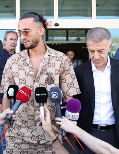 Dönüşü olay oldu! Trabzonsporlu Yusuf Yazıcı'ya "Çıkar elini cebinden" tepkisi 1